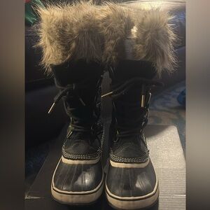 Used Like New Women’s Sorel Joan of Arctic size 9 boots